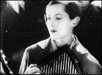 A Surreal and Sadean fascination : A young androgynous woman is killed in a road accident in Un Chien Andalou (c) D.R.